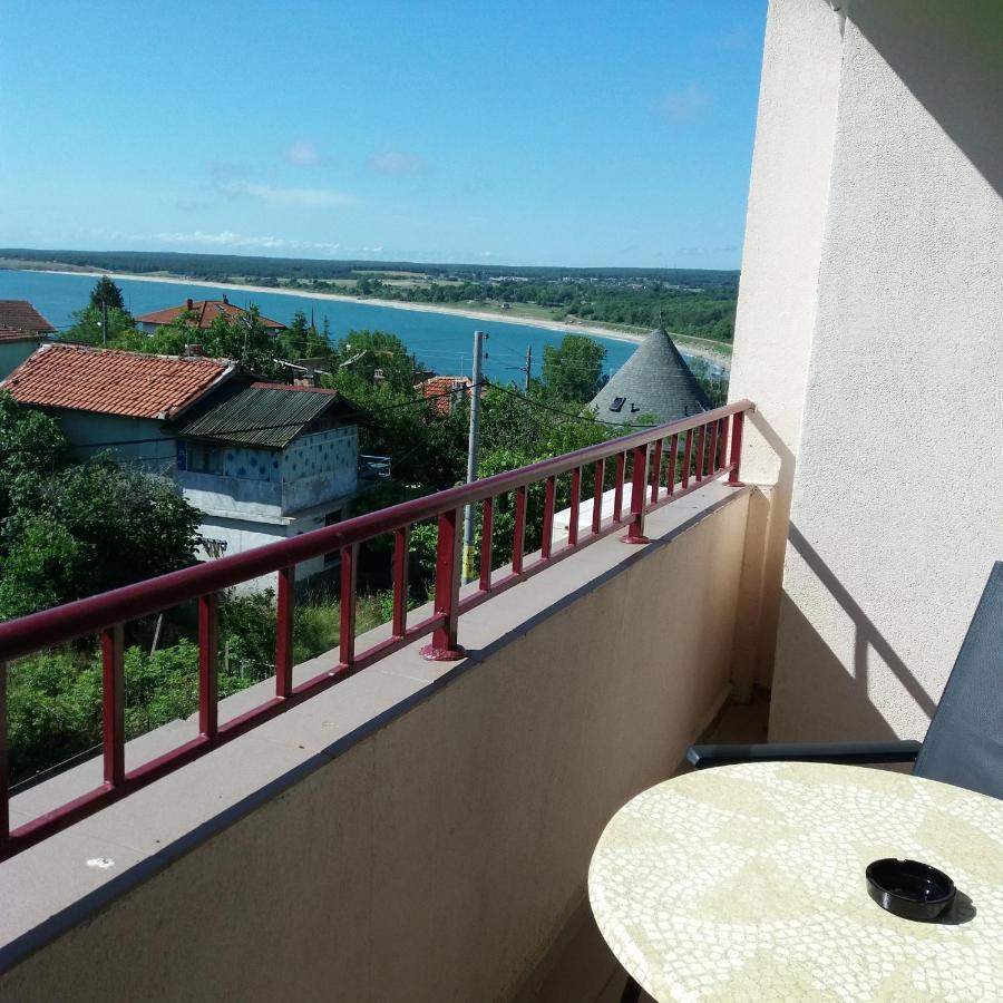 Къща За Гости Семейство Маврови Hotel เรโซโว ภายนอก รูปภาพ