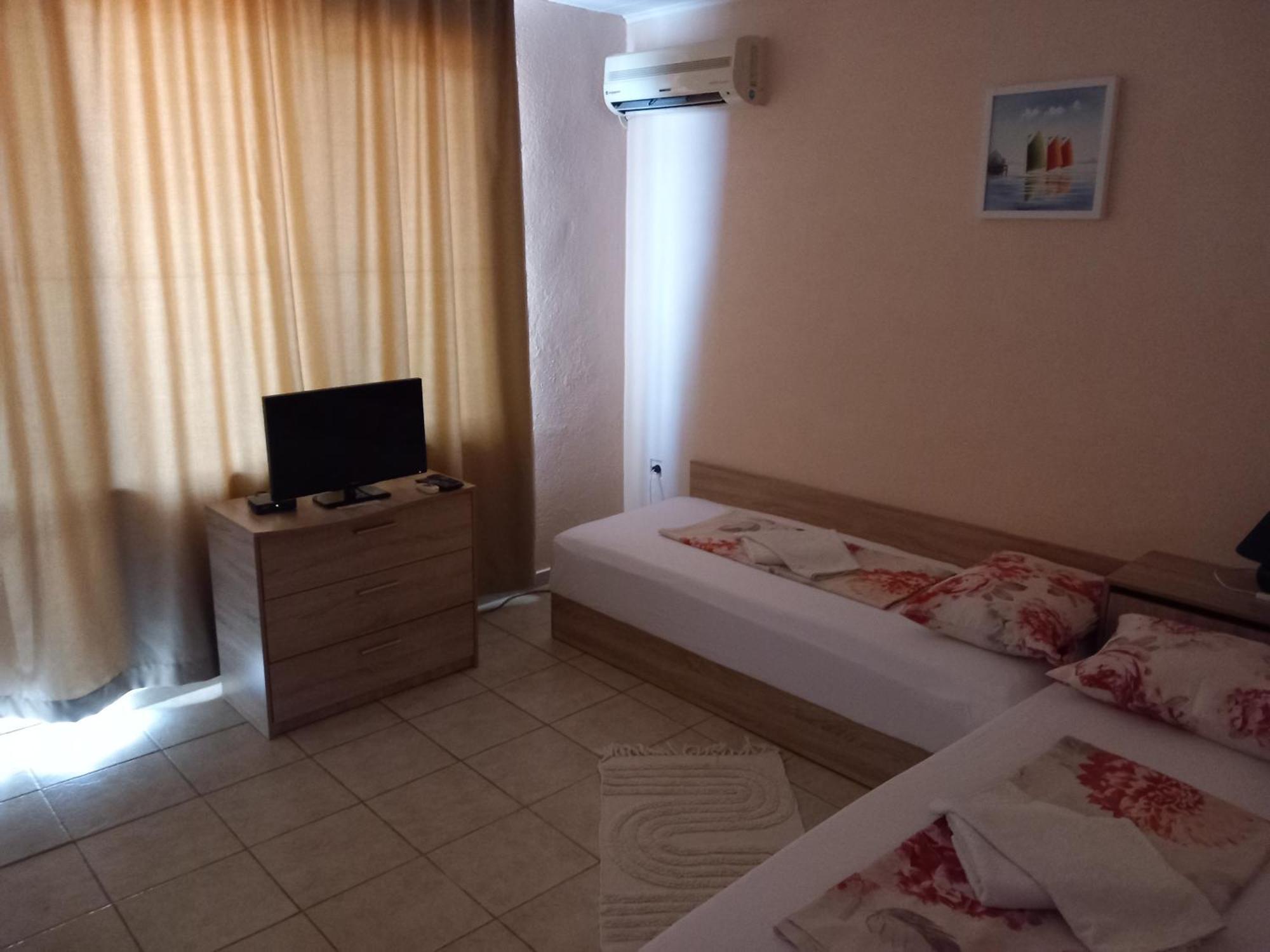 Къща За Гости Семейство Маврови Hotel เรโซโว ภายนอก รูปภาพ