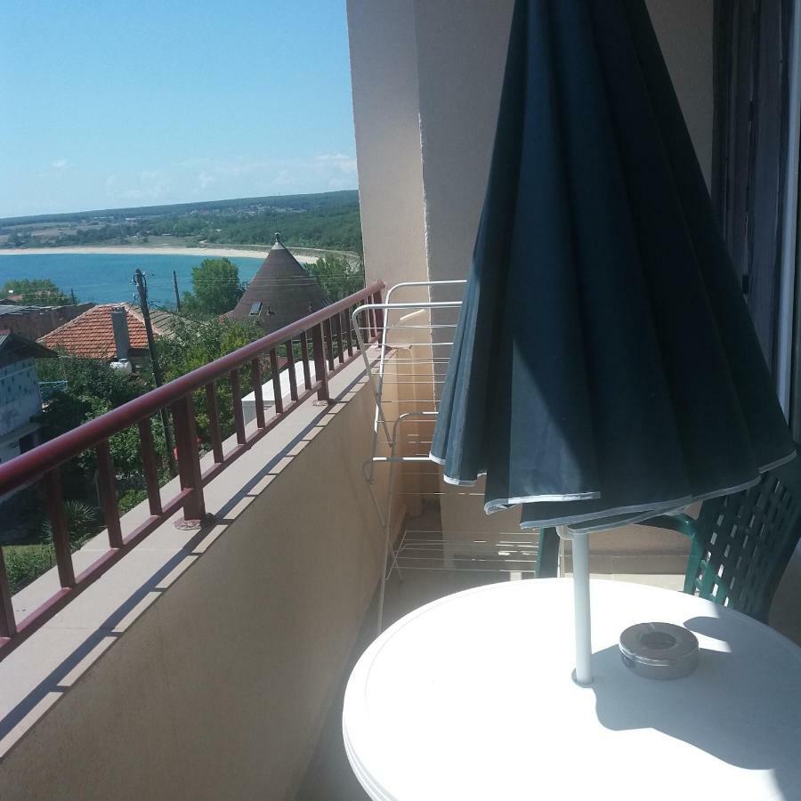 Къща За Гости Семейство Маврови Hotel เรโซโว ภายนอก รูปภาพ